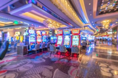 Starburst slot game interface on mawartot displaying five reels and expanding wild symbol